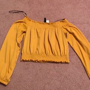Yellow long-sleeve cropped top